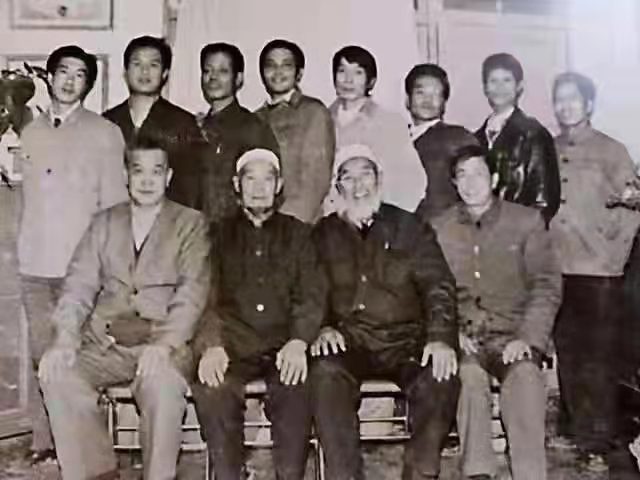 9e3293ec7fa3208a3a2736286a3b204