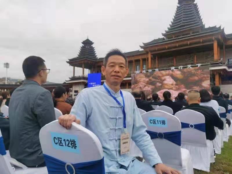 8ef13e976e85a556900b02f35e2051a