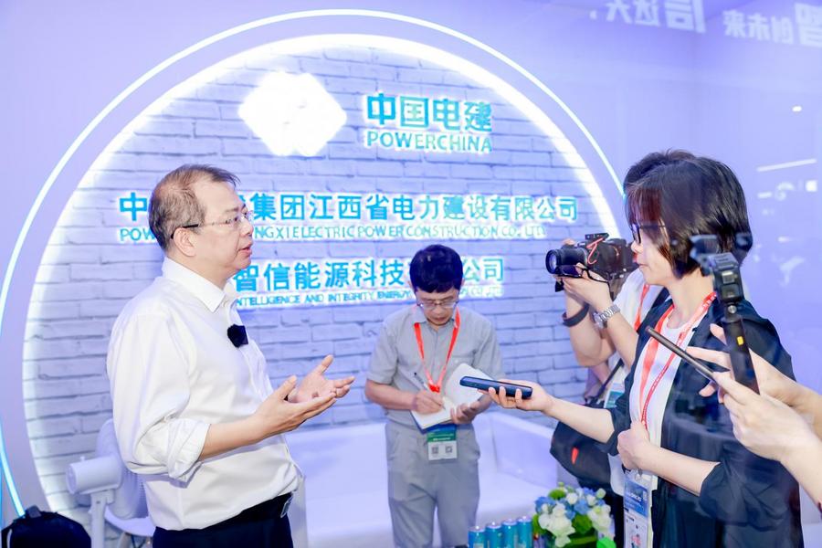 江西电建公司党委书记、董事长邹胜萍接受媒体采访