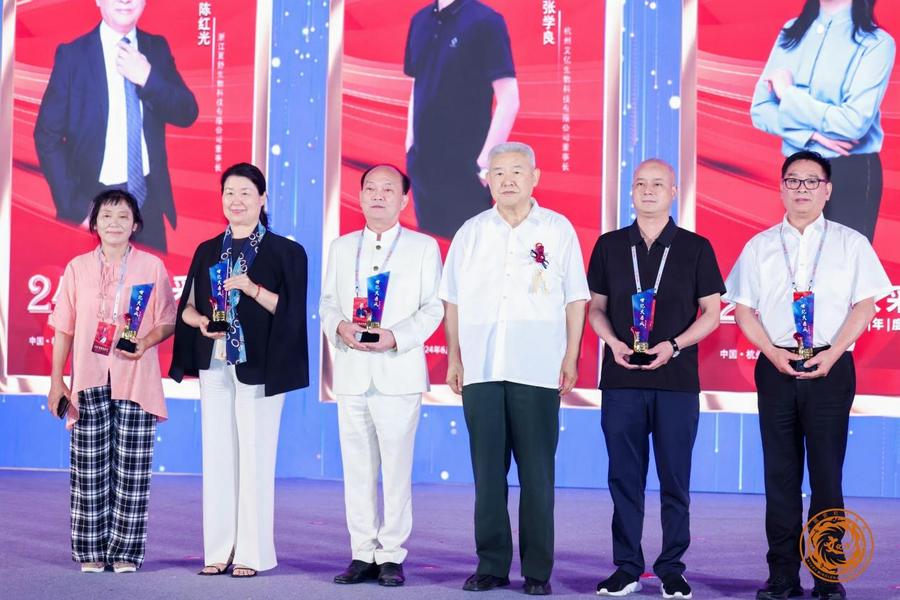 6d524d17e521a65a66882482690a462